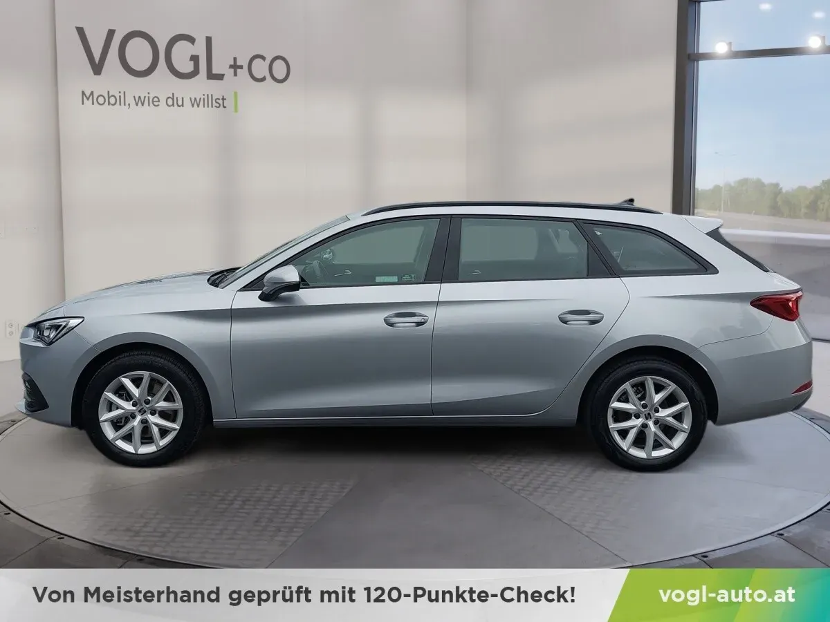 Seat Leon 2023 photo 2