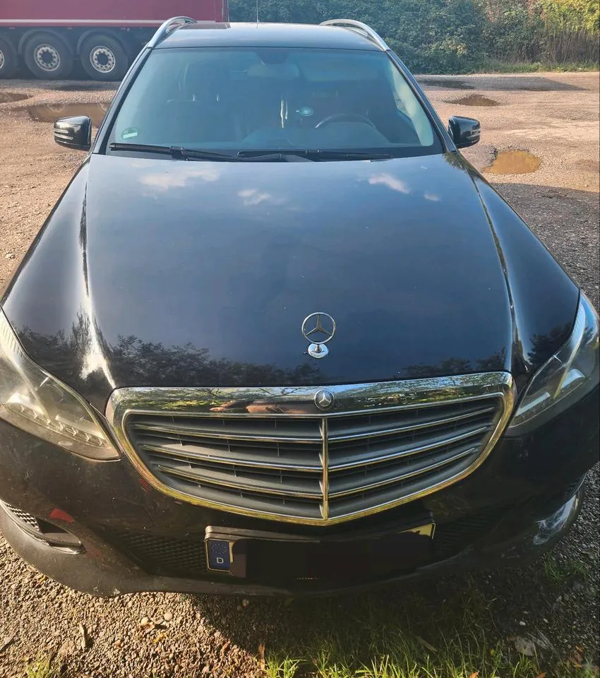 Mercedes-Benz E220