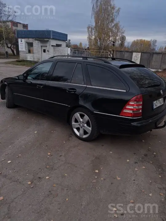 Mercedes-Benz C320 2005 photo 5