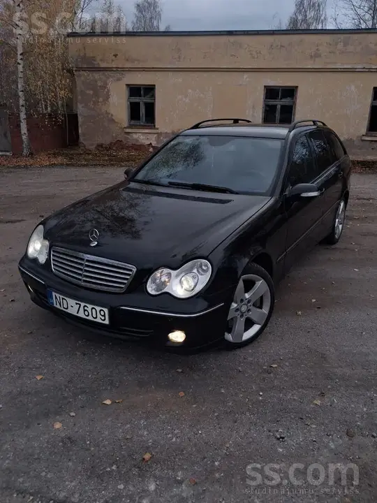 Mercedes-Benz C320