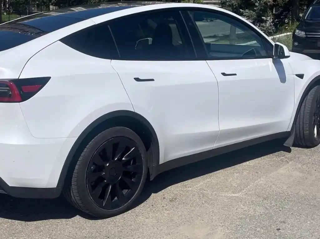 Tesla Model Y 2024 photo 4