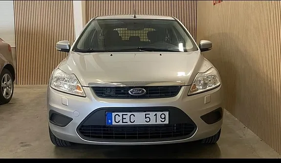 Ford Focus 2010 photo 2