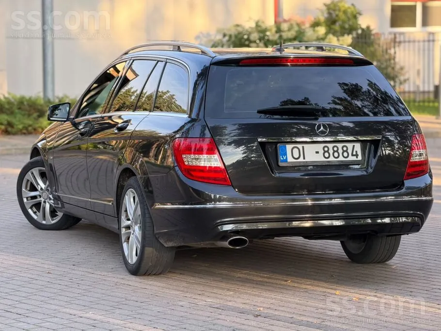 Mercedes-Benz C220 2011 photo 3