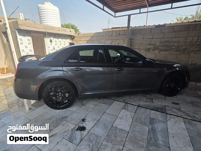 Chrysler 300 2021 photo 2