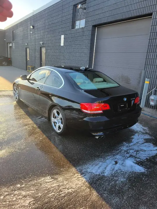 BMW 3 Series 2010 photo 3