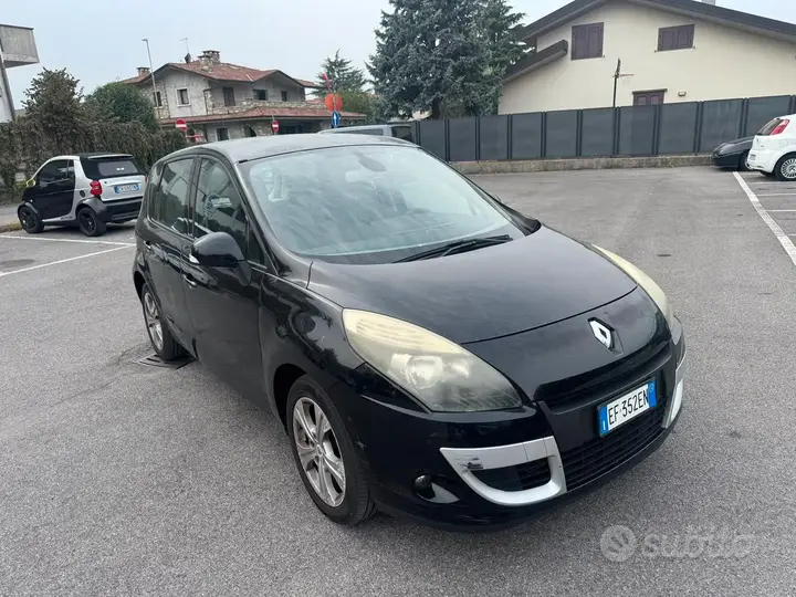 Renault Scenic 2011 photo 4