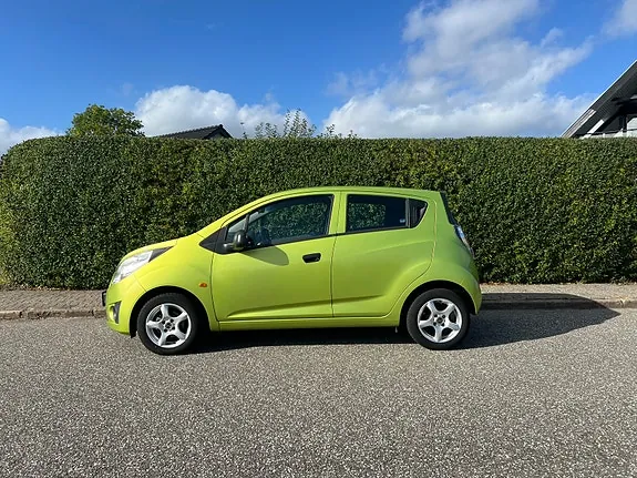 Chevrolet Spark 2012 photo 2