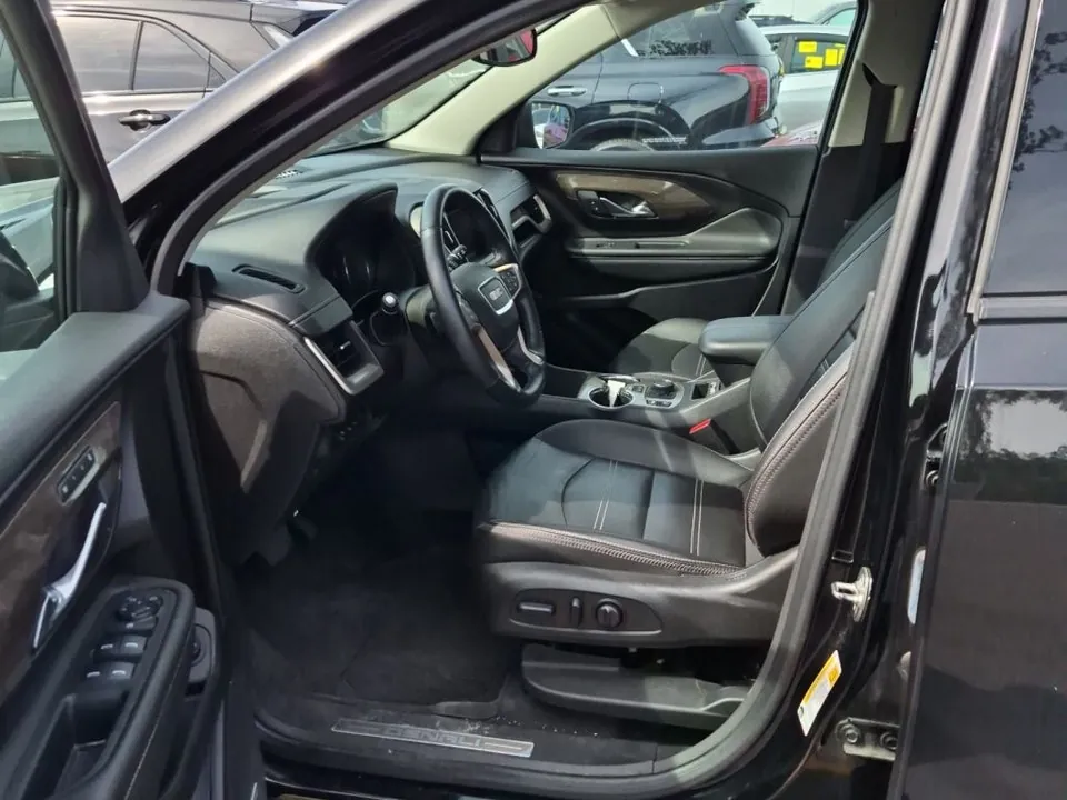 GMC Terrain 2024 photo 3