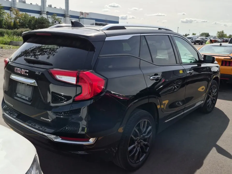 GMC Terrain 2024 photo 2
