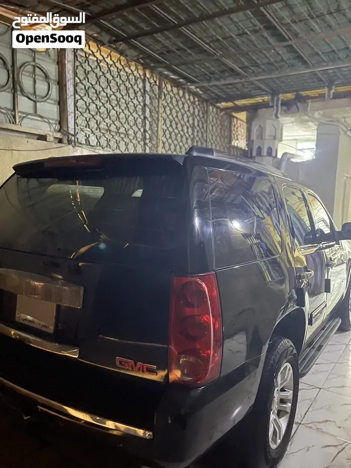 Chevrolet Suburban 2011 photo 3