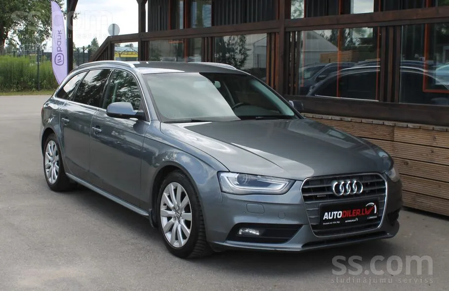 Audi A4 2013 photo 2