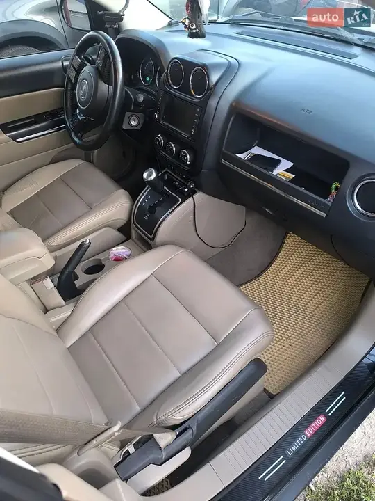 Jeep Compass 2011 photo 2