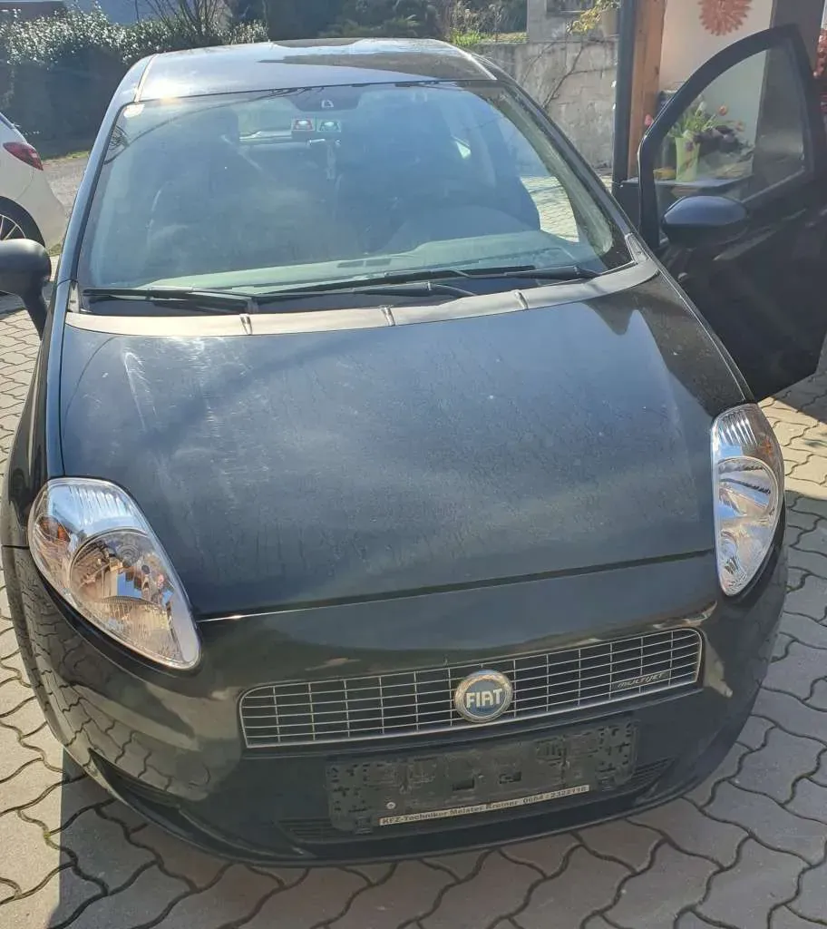 Fiat Grande Punto 2007 photo 2