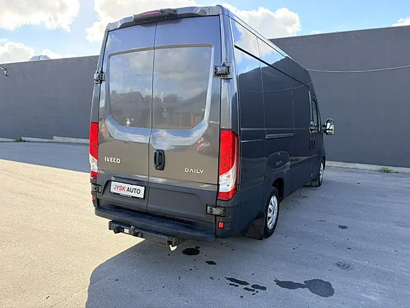 Iveco Daily 2015 photo 3