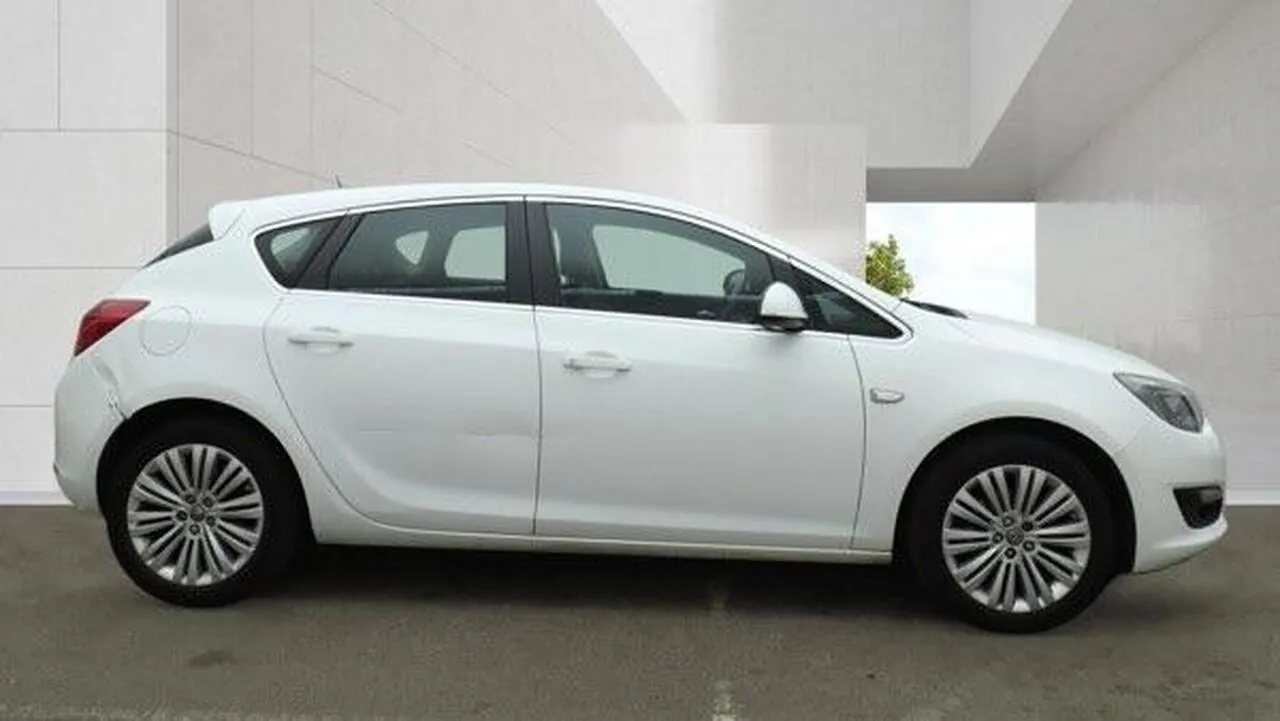 Vauxhall Astra 2015 photo 5