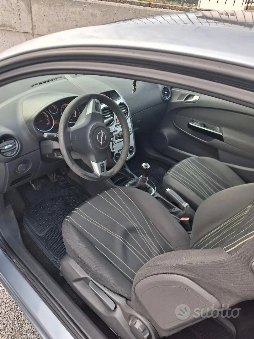 Opel Corsa 2009 photo 4