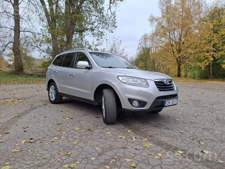 Hyundai Santa Fe 2010 photo 3