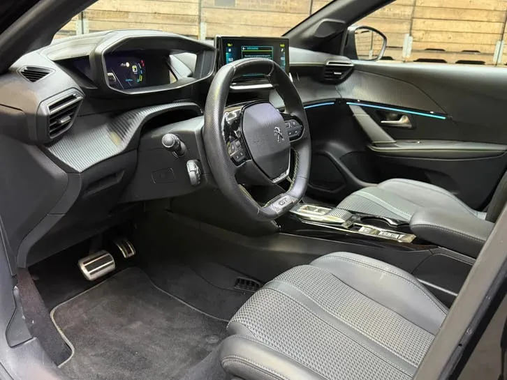 Peugeot E-208 2023 photo 3