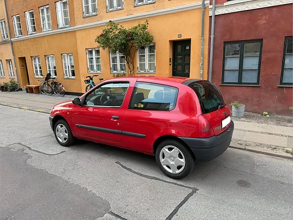 Renault Clio Ii 1999 photo 2
