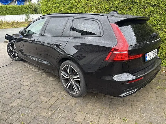 Volvo V60 2022 photo 3