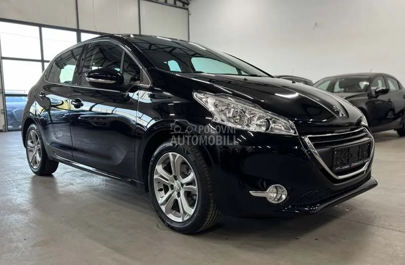 Peugeot 208 2015 photo 5