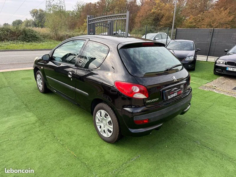 Peugeot 206 2011 photo 4