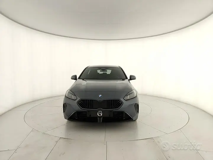 BMW 118D 2023 photo 2
