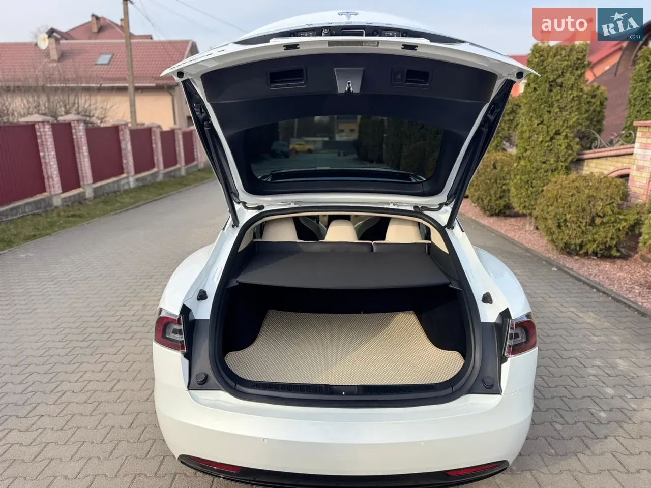 Tesla Model S 2018 photo 4