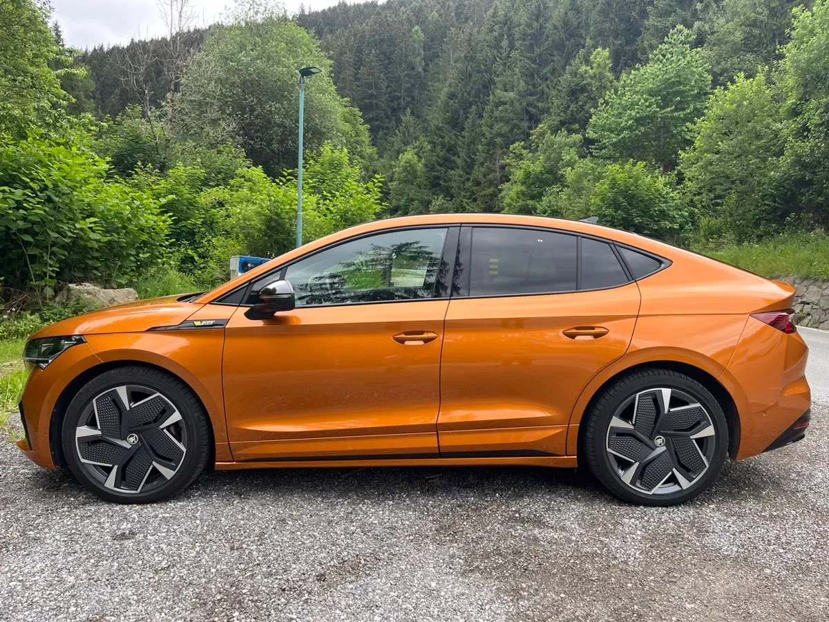 Skoda Enyaq 2023 photo 3