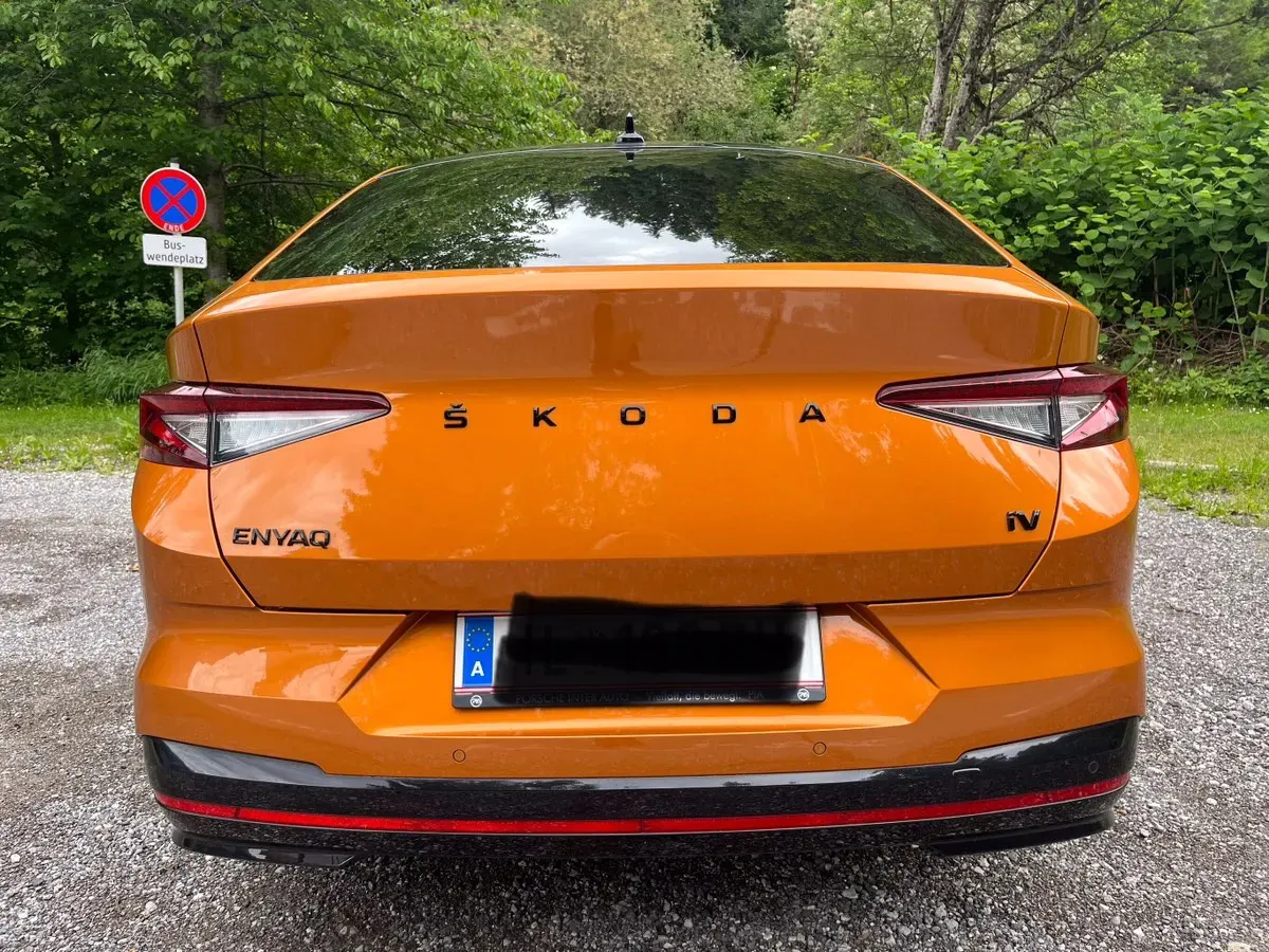 Skoda Enyaq 2023 photo 2