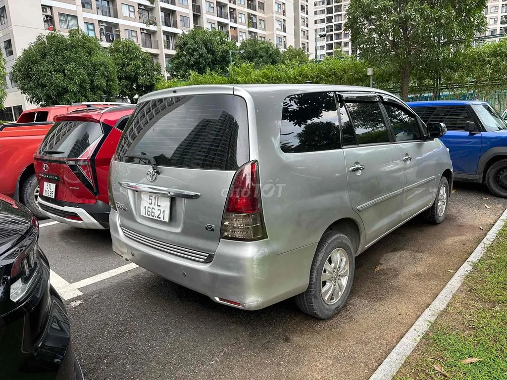 Toyota Innova 2009 photo 3