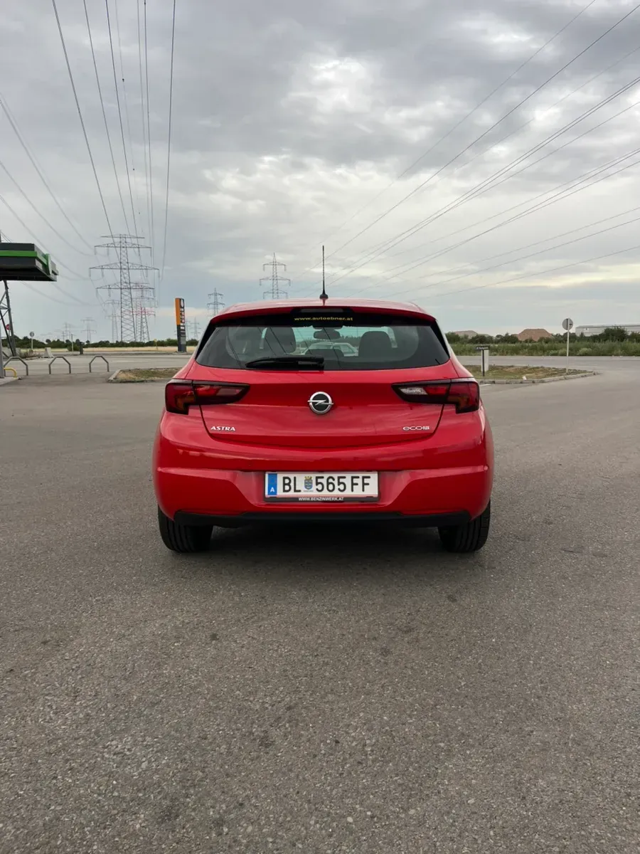 Opel Astra 2017 photo 2