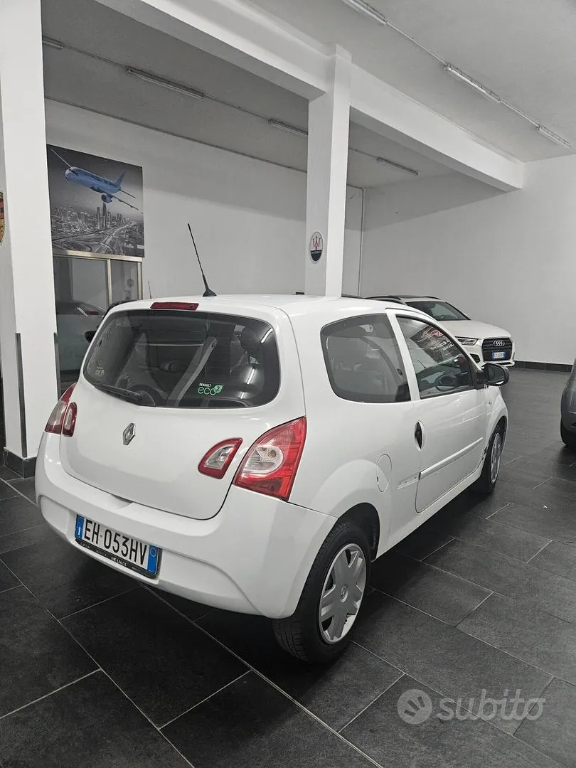 Renault Twingo 2012 photo 2