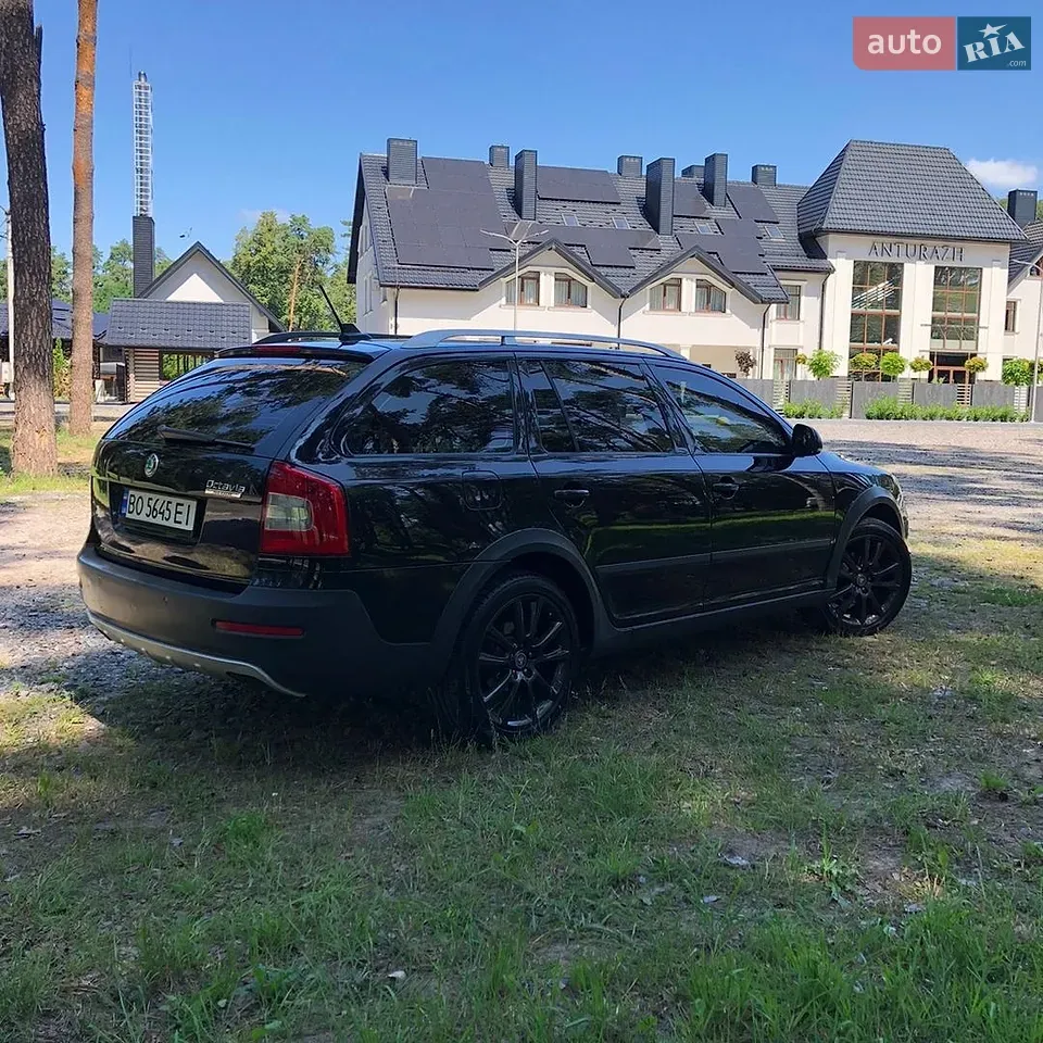 Skoda Octavia Scout 2011 photo 2