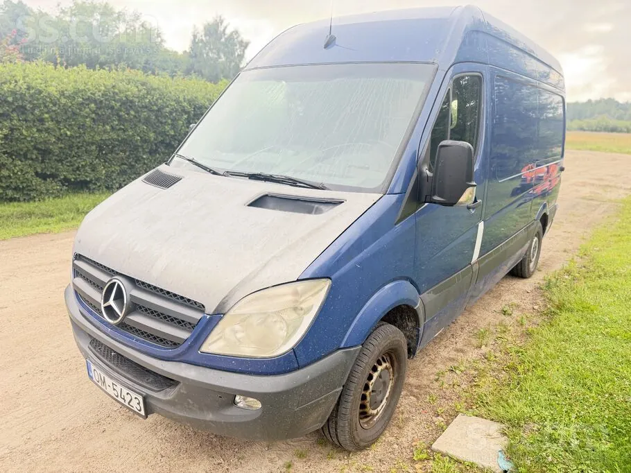 Mercedes-Benz Sprinter 2011 photo 2