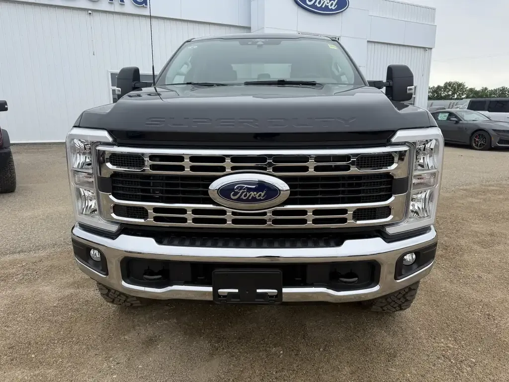 Ford F-350 Super Duty 2026 photo 2