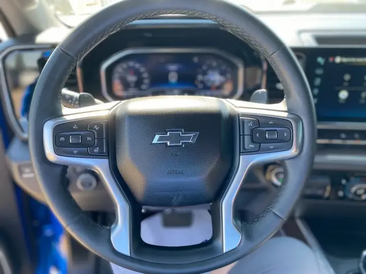 Chevrolet Silverado 1500 2025 photo 4