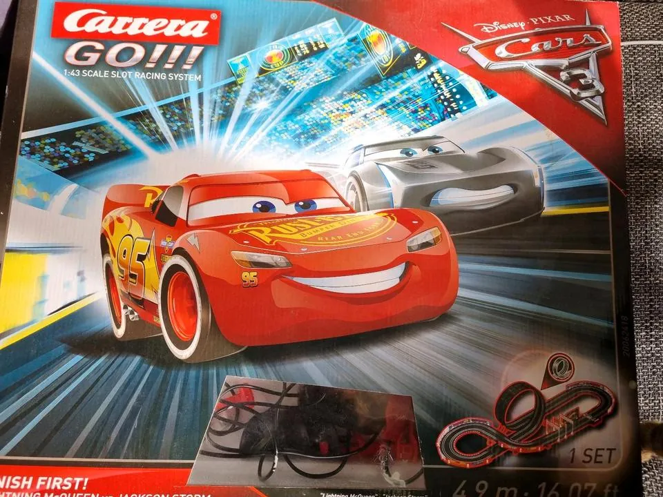 Carrera Go!!! Disney Cars Rennbahn