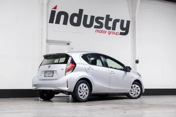 Toyota Aqua 2017 photo 3