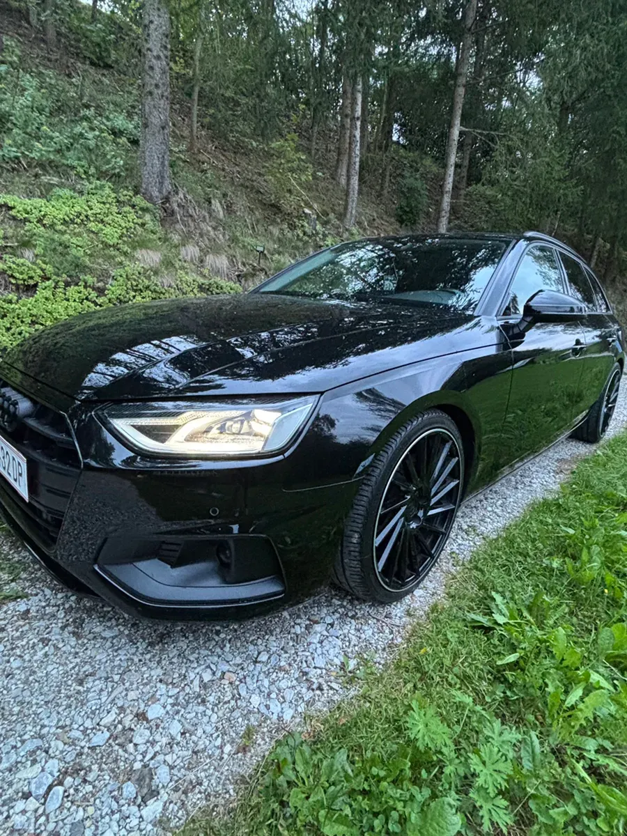 Audi A4 2021 photo 2