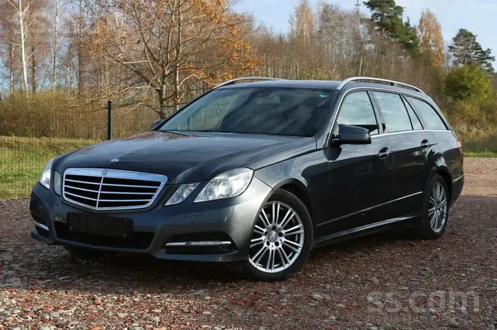 Mercedes-Benz E220 2011 photo 3