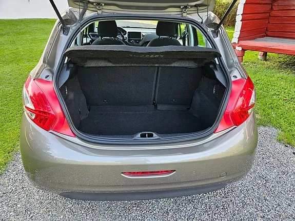 Peugeot 208 2013 photo 5