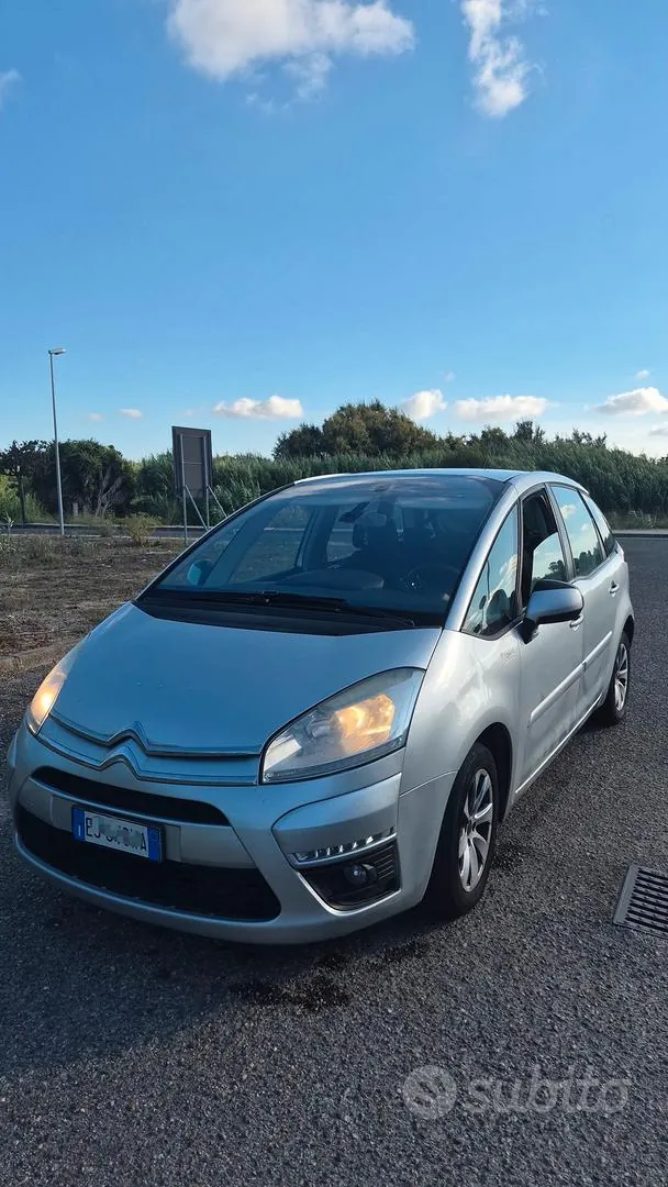 Citroen C4 Picasso 2011 photo 2