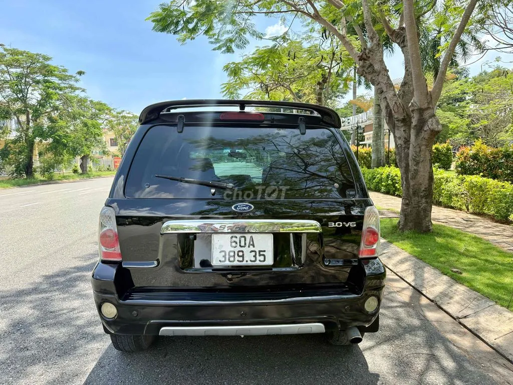 Ford Escape 2005 photo 2