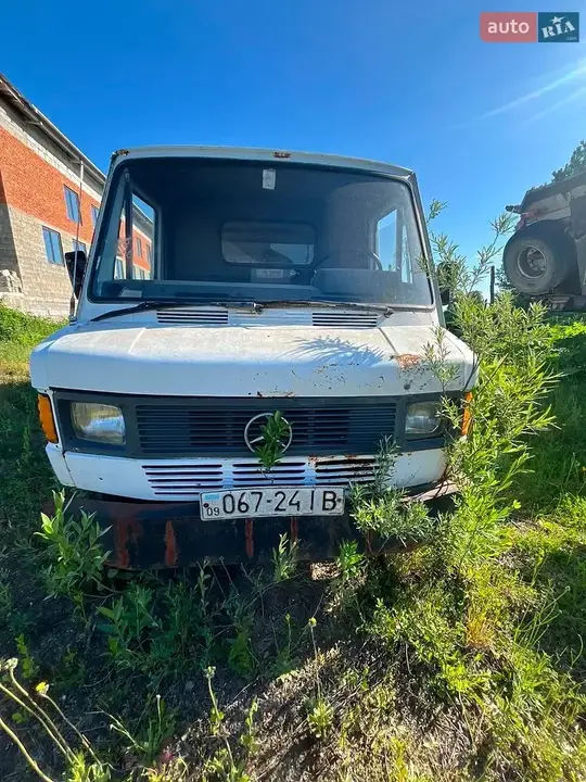 Mercedes-Benz T1