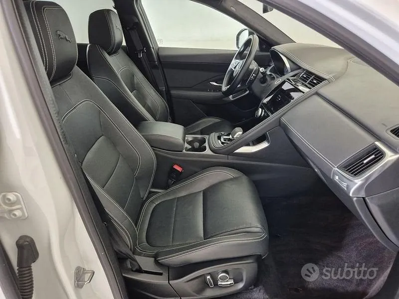 Jaguar E-Pace 2022 photo 3