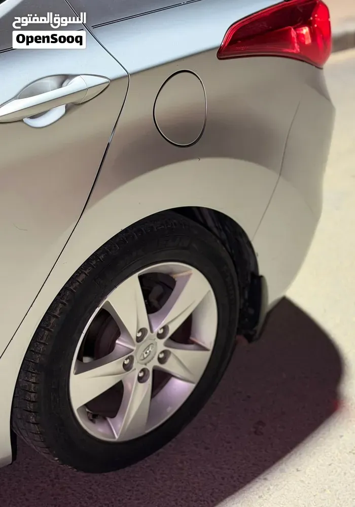 Hyundai Elantra 2013 photo 4