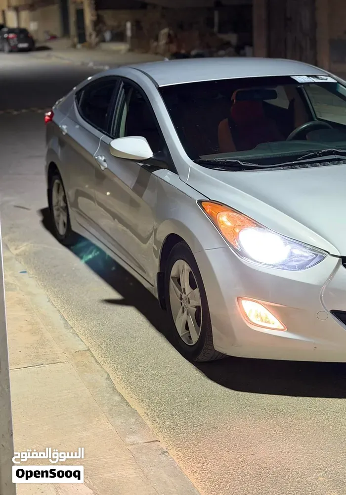 Hyundai Elantra 2013 photo 3