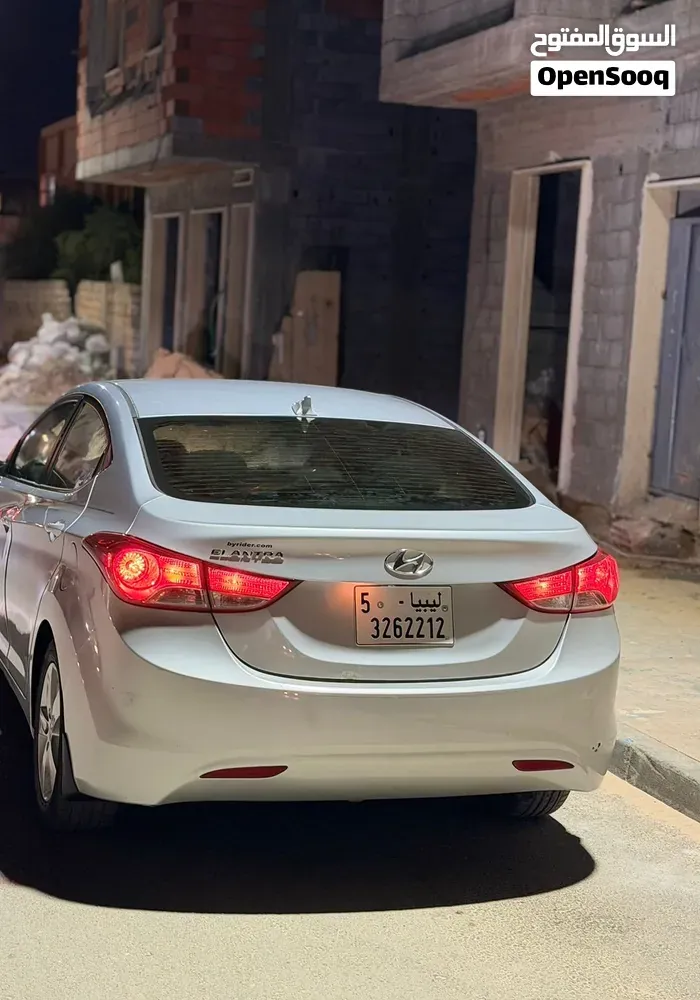Hyundai Elantra 2013 photo 2
