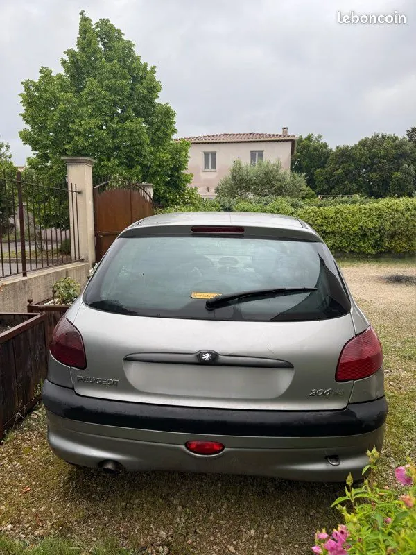 Peugeot 206 2001 photo 2